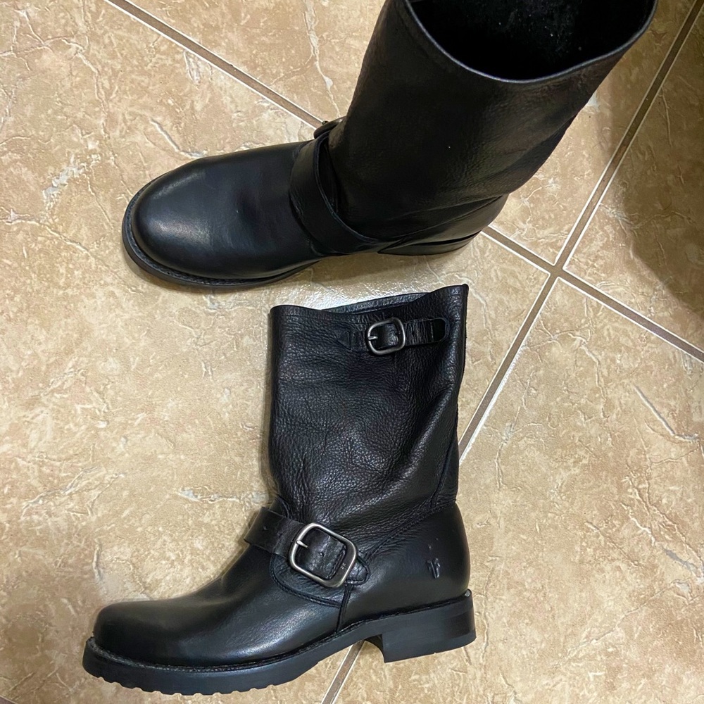 Veronica Frye boots